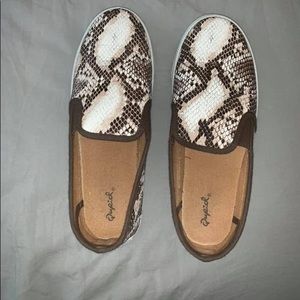 snakeskin shoes